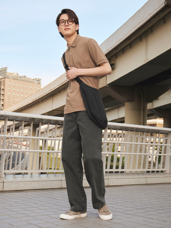 男裝男女適用-柔軟尼龍弧形肩包(側背包) | UQ 搜尋 男裝男女適用-柔軟尼龍弧形肩包(側背包) | UQ 搜尋
