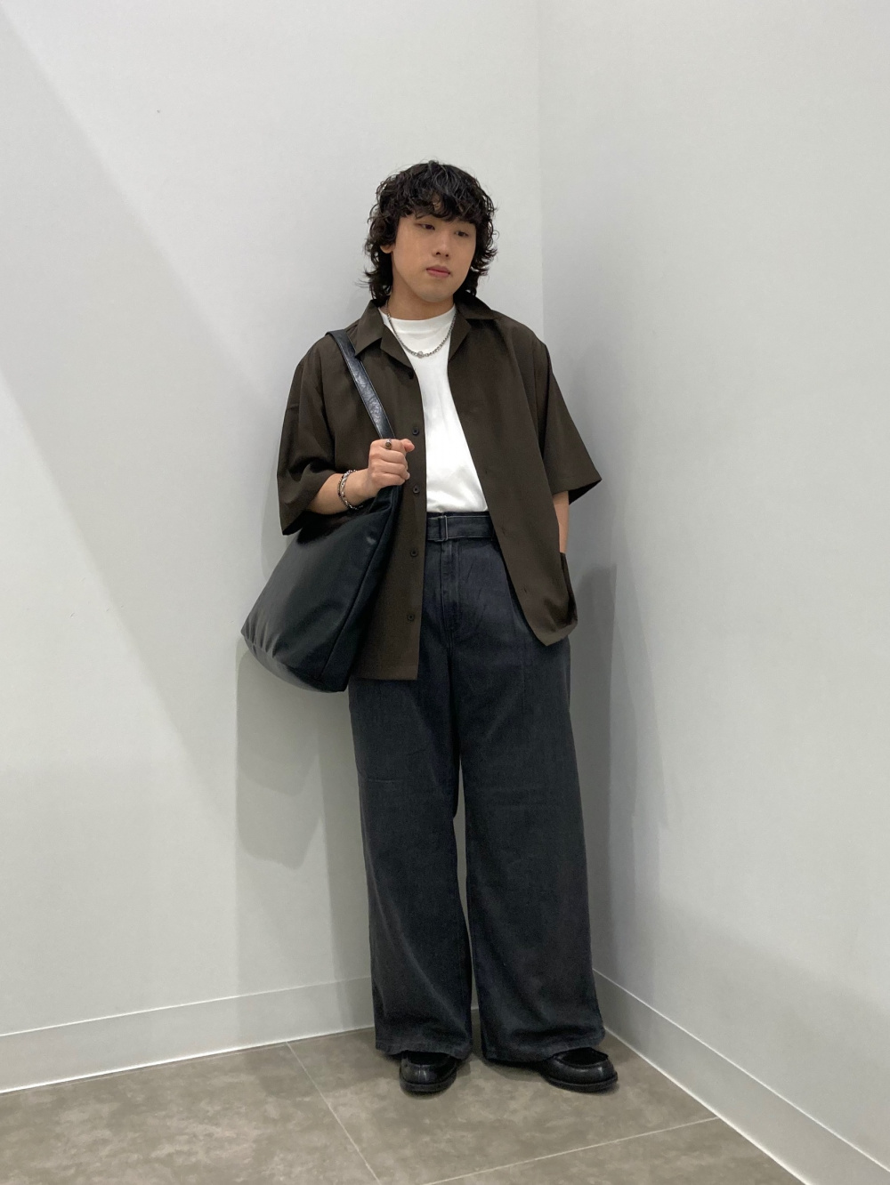 Textured Open Collar Shirt、Light Denim Belted Wide Pants」| GU的