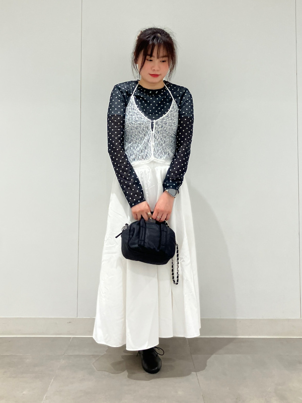 Textured Shirt/HalfSlv、Satin Relaxed Pants」的穿搭靈感｜GU
