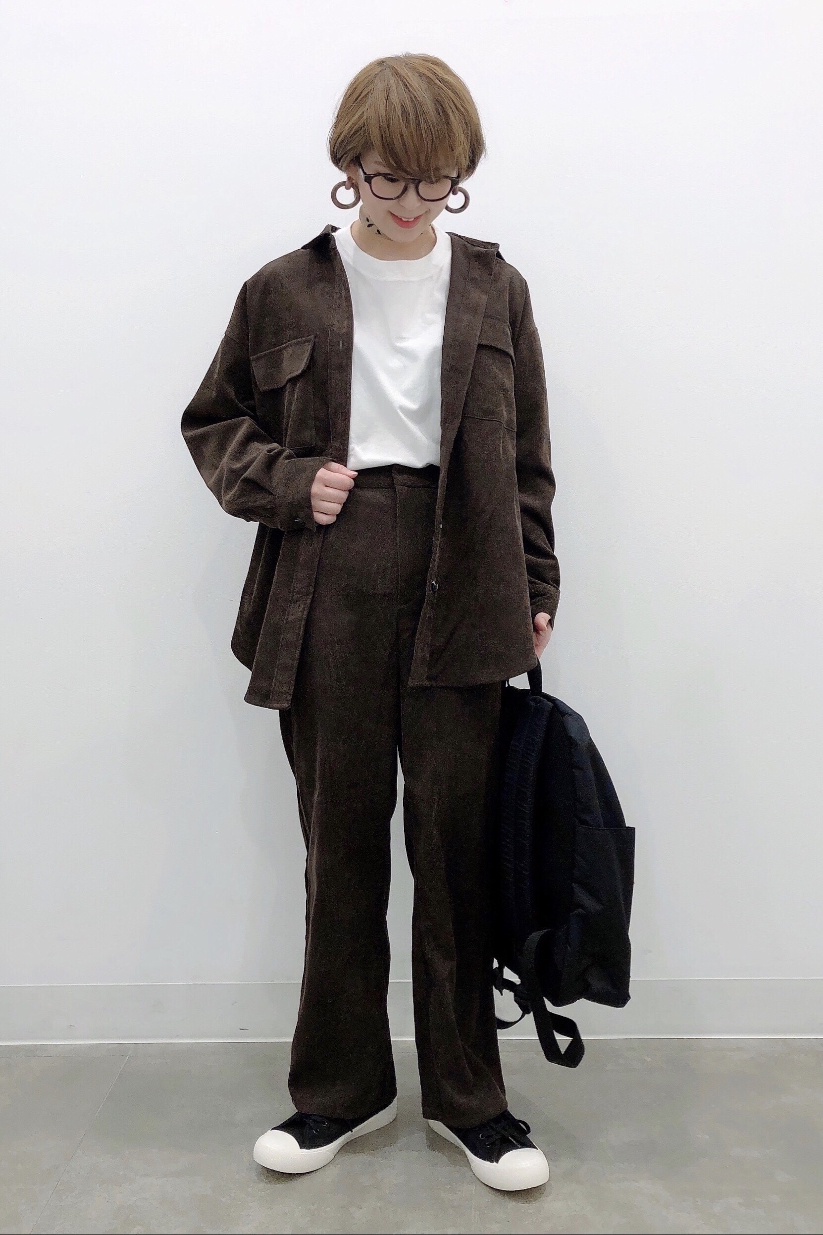 ロングスリーブt 長袖 とコーデュロイベルテッドオーバーサイズシャツ 長袖 セットアップ可能 のコーデ Gu公式 Styling Book