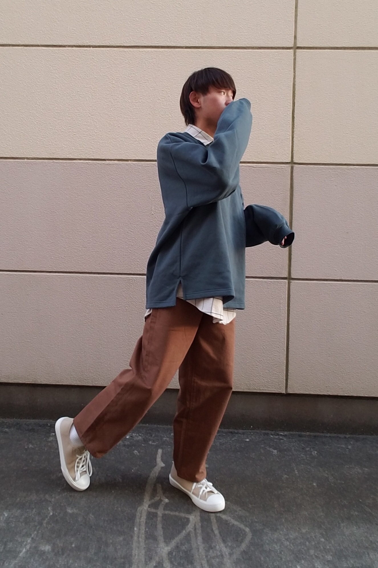 フランネルシャツ 長袖 ウィンドウペーン とデニムシェフパンツのコーデ Gu公式 Styling Book