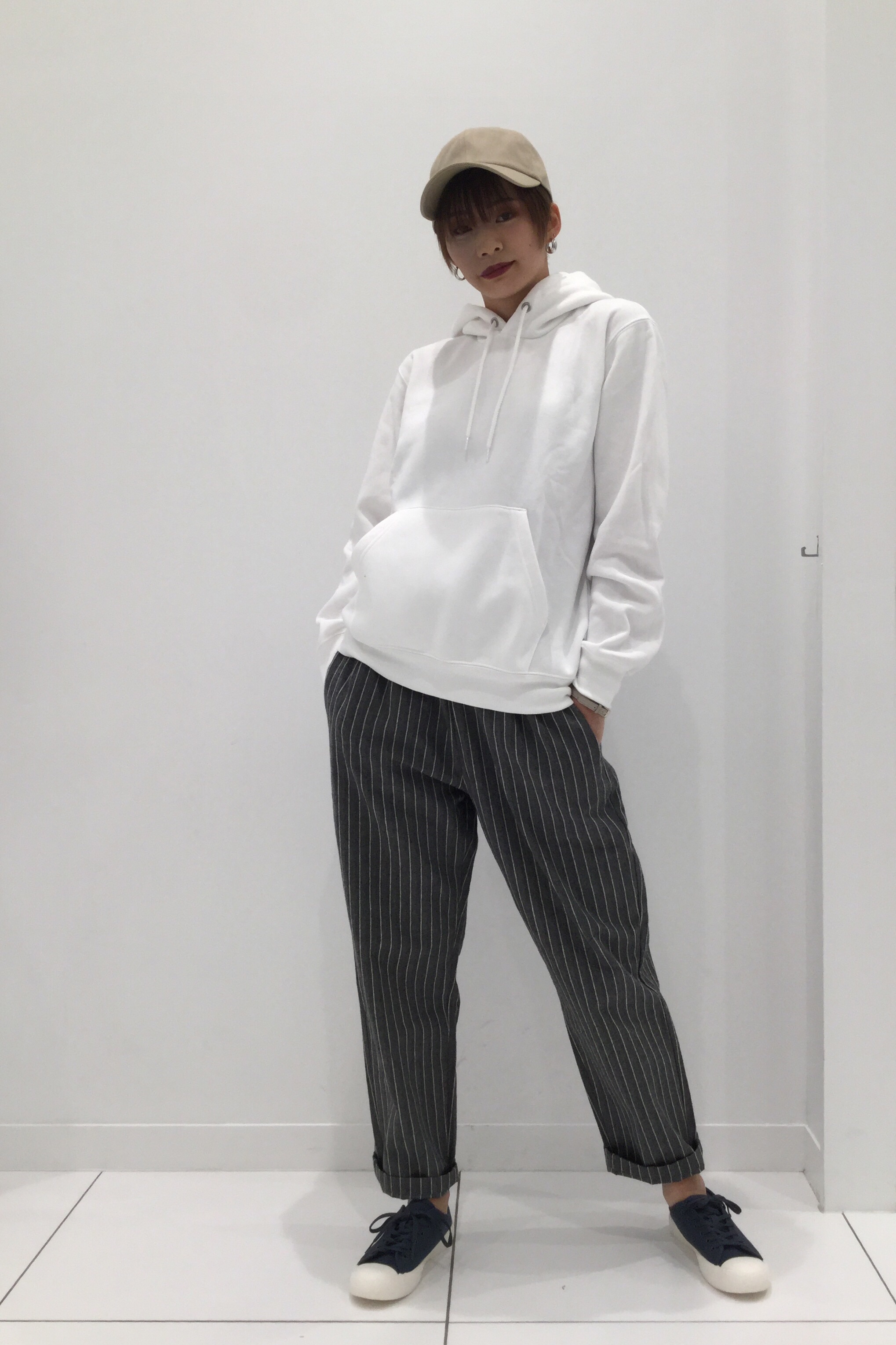 スウェットプルパーカ 長袖 とフランネルシェフパンツ ストライプ のコーデ Gu公式 Styling Book