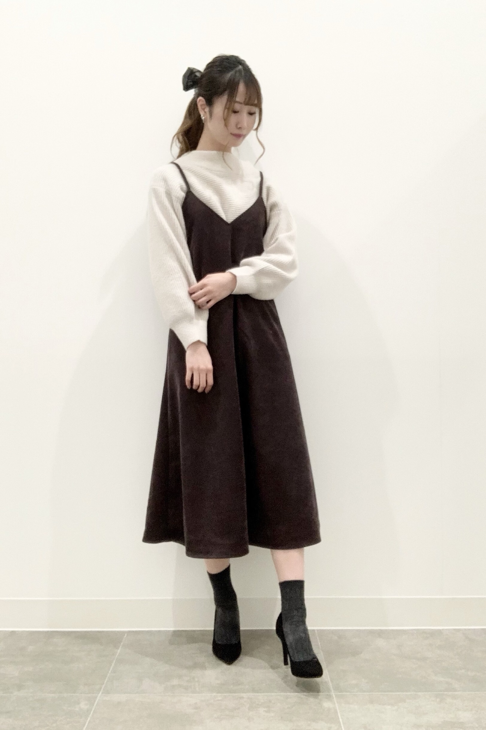 コーデュロイキャミソールワンピースとボトルネックパフスリーブセーター 長袖 Qのコーデ Gu公式 Styling Book