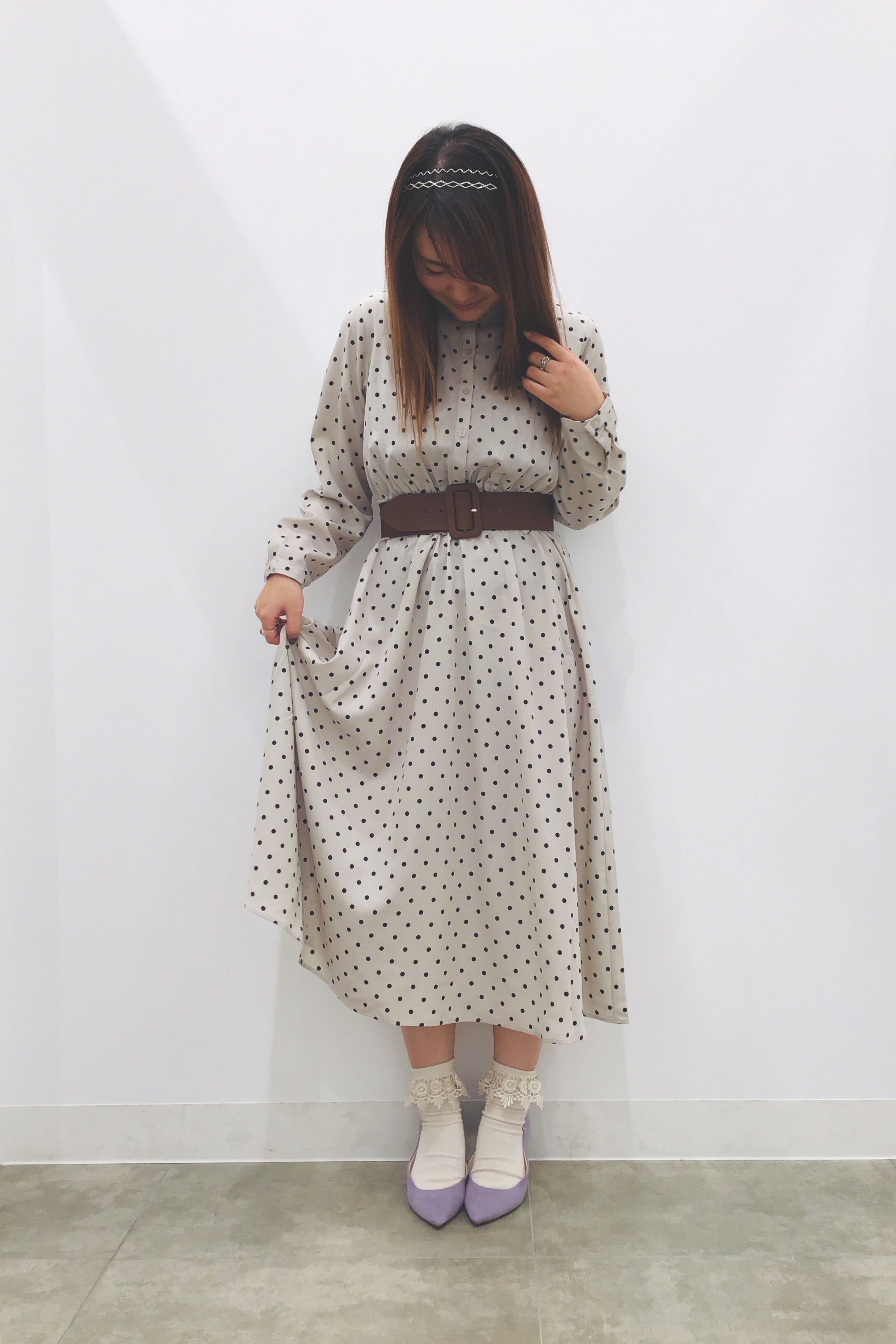 ドットプリントワンピース 長袖 Z Eとメタルカチューシャセットのコーデ Gu公式 Styling Book