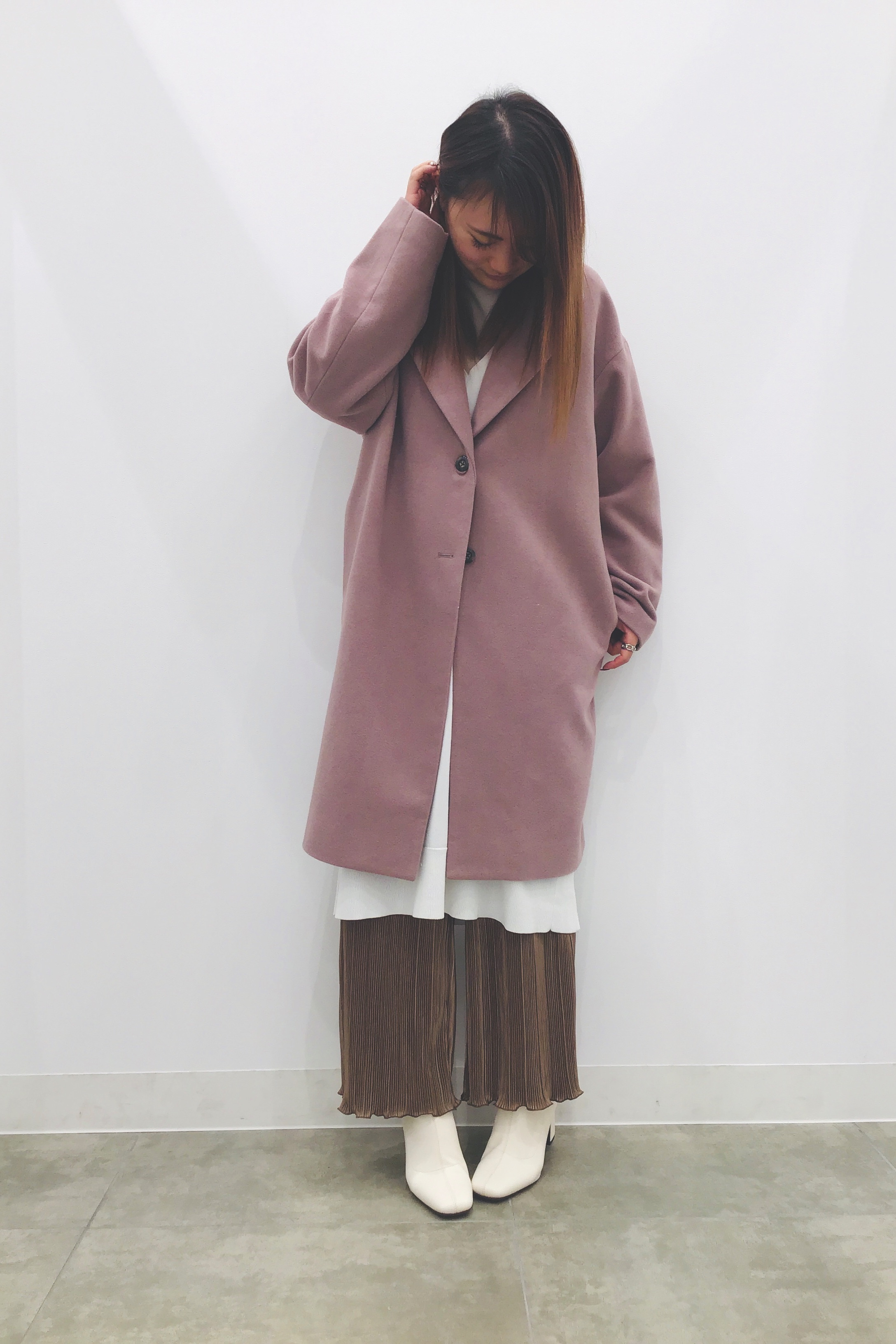 Vネックニットワンピース 長袖 Sd Eとウールブレンドオーバーサイズチェスターコートのコーデ Gu公式 Styling Book