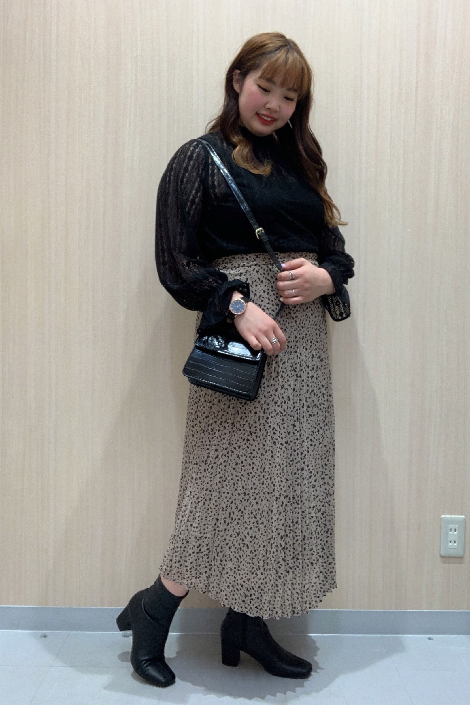 レースインナーt 長袖 とプリーツロングスカート アニマルドット のコーデ Gu公式 Styling Book