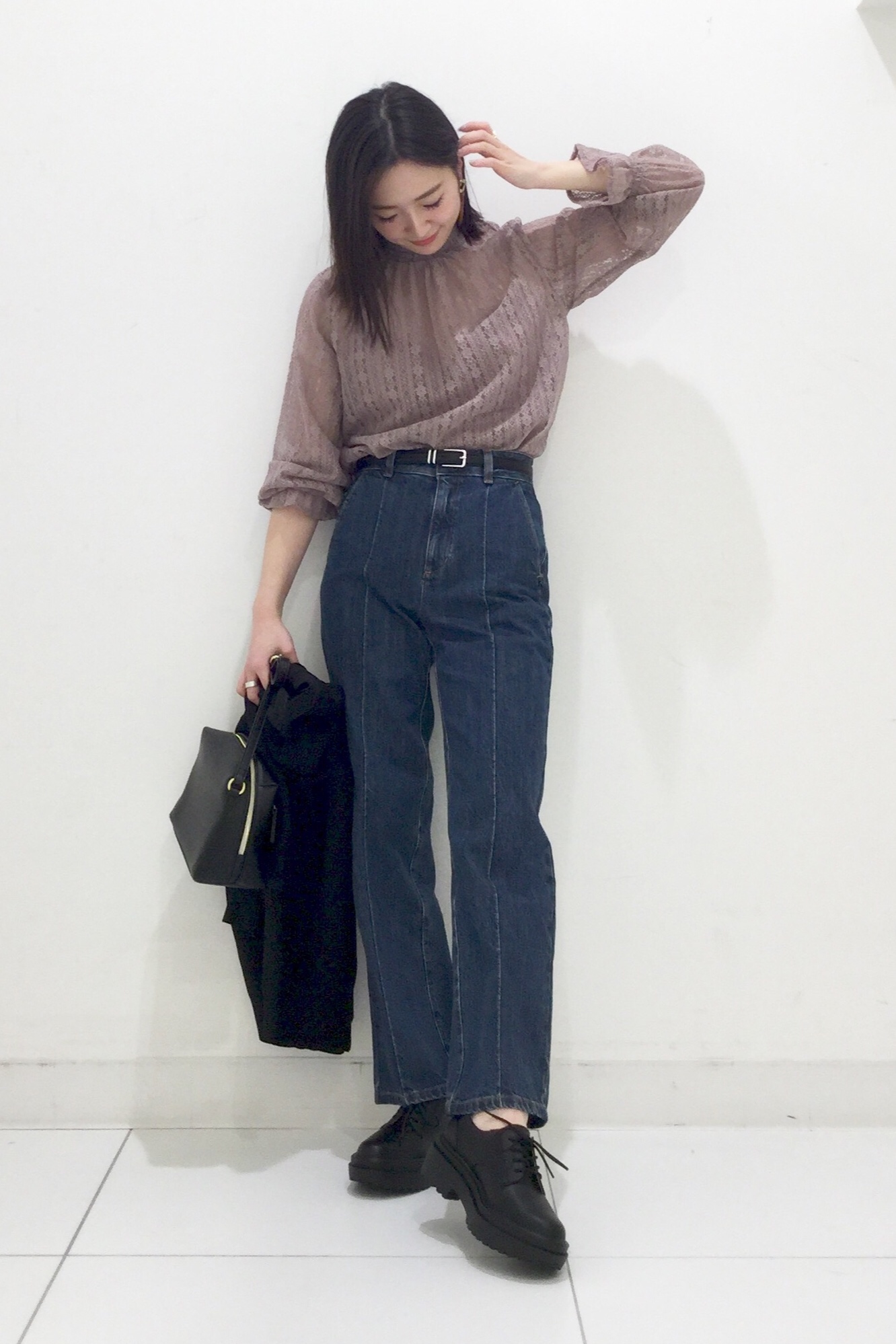 レースインナーt 長袖 とミラノリブvネックカーディガン 長袖 のコーデ Gu公式 Styling Book