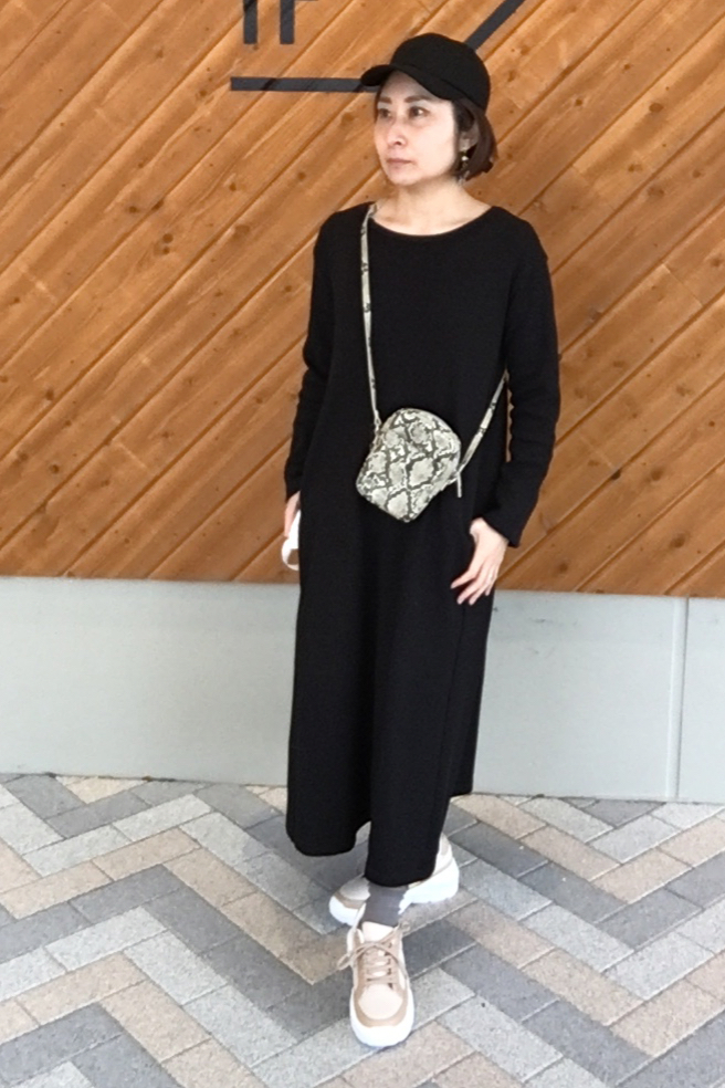 リブaラインワンピース 長袖 とキャップのコーデ Gu公式 Styling Book