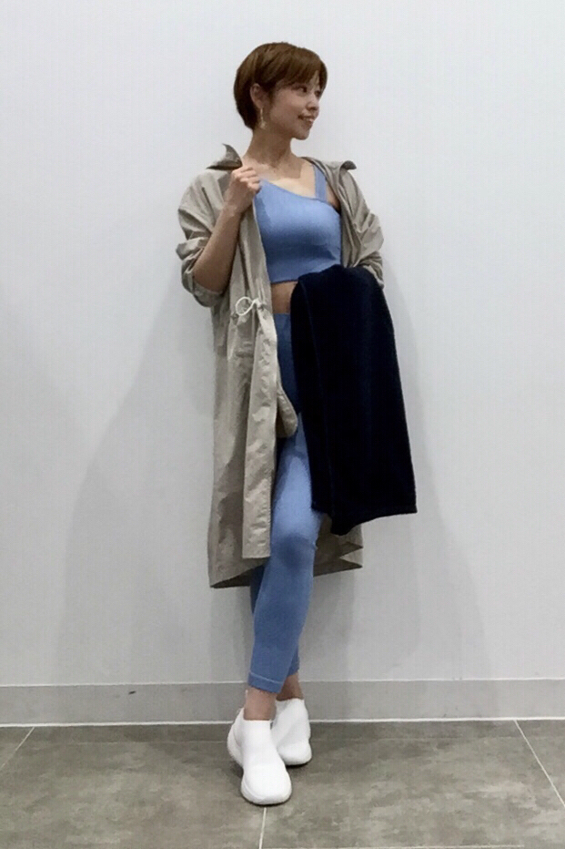 ライトロングコート 撥水 Ga Eとサイドシームレススポーツレギンス ジオメ 10分丈 Ga E セットアップ可能 のコーデ Gu公式 Styling Book