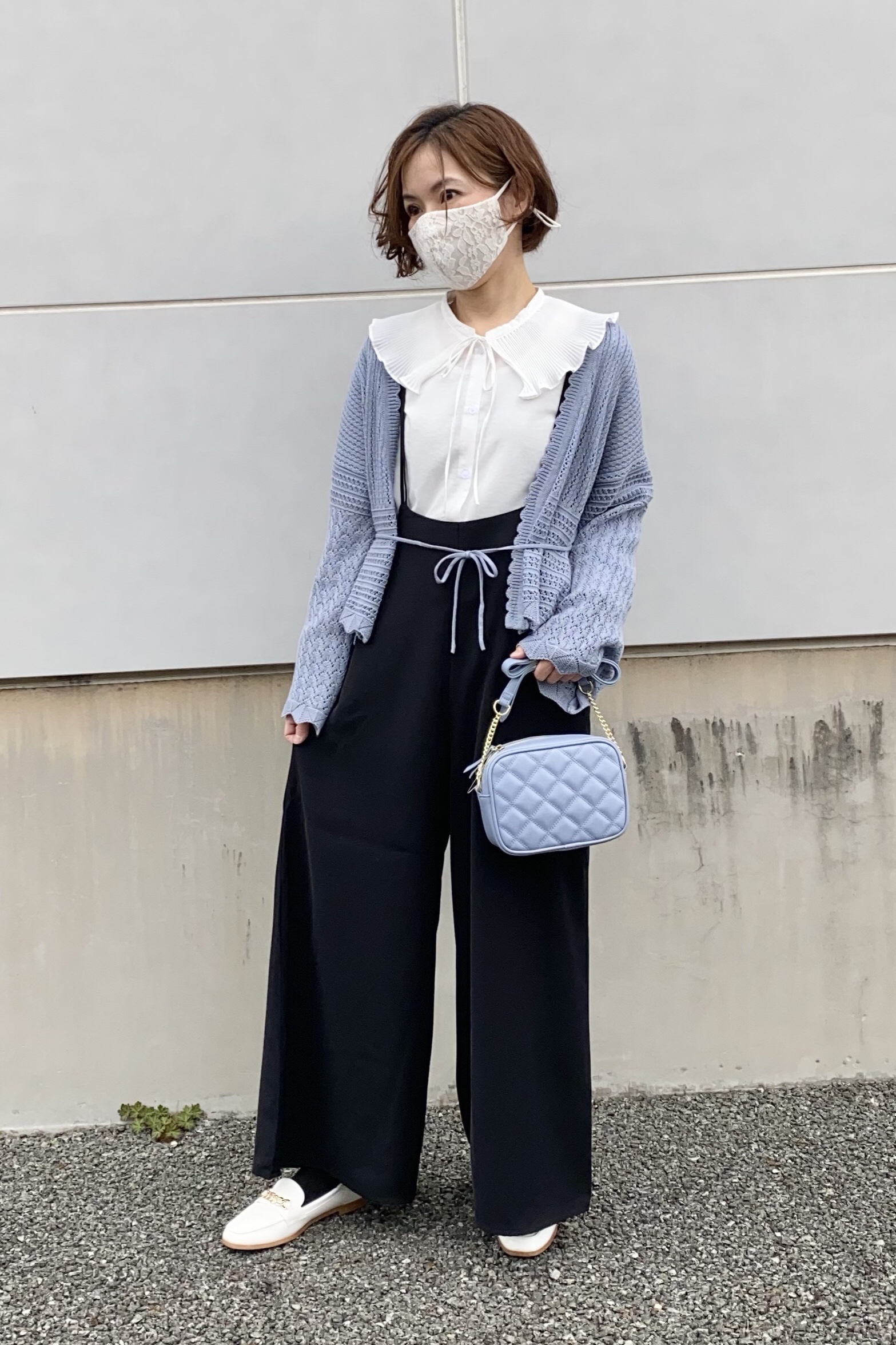 2wayストラップサロペットワイドパンツとプリーツカラーブラウス 長袖 Qのコーデ Gu公式 Styling Book