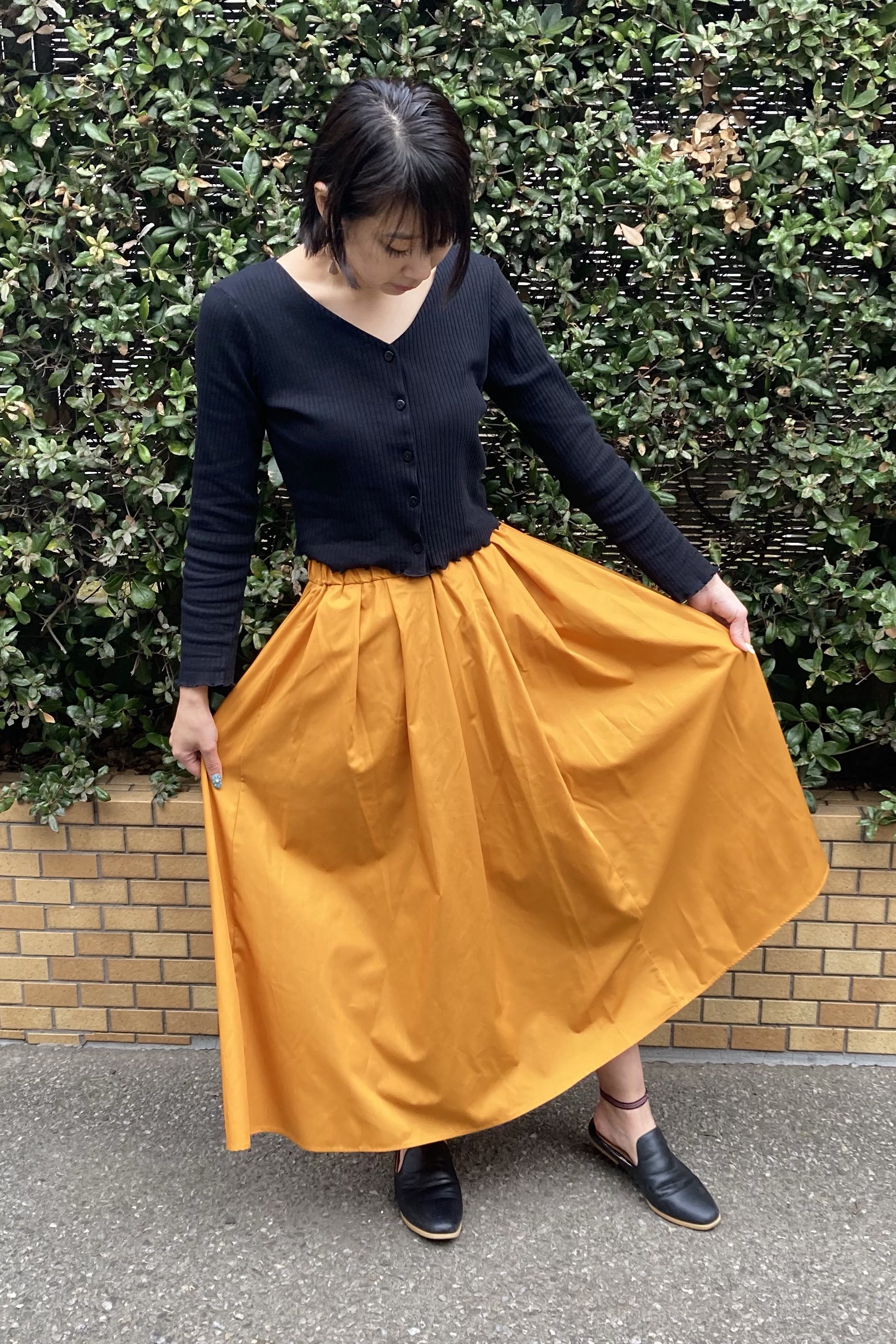 リブメローカーディガン 長袖 とタックギャザーフレアロングスカート Eのコーデ Gu公式 Styling Book