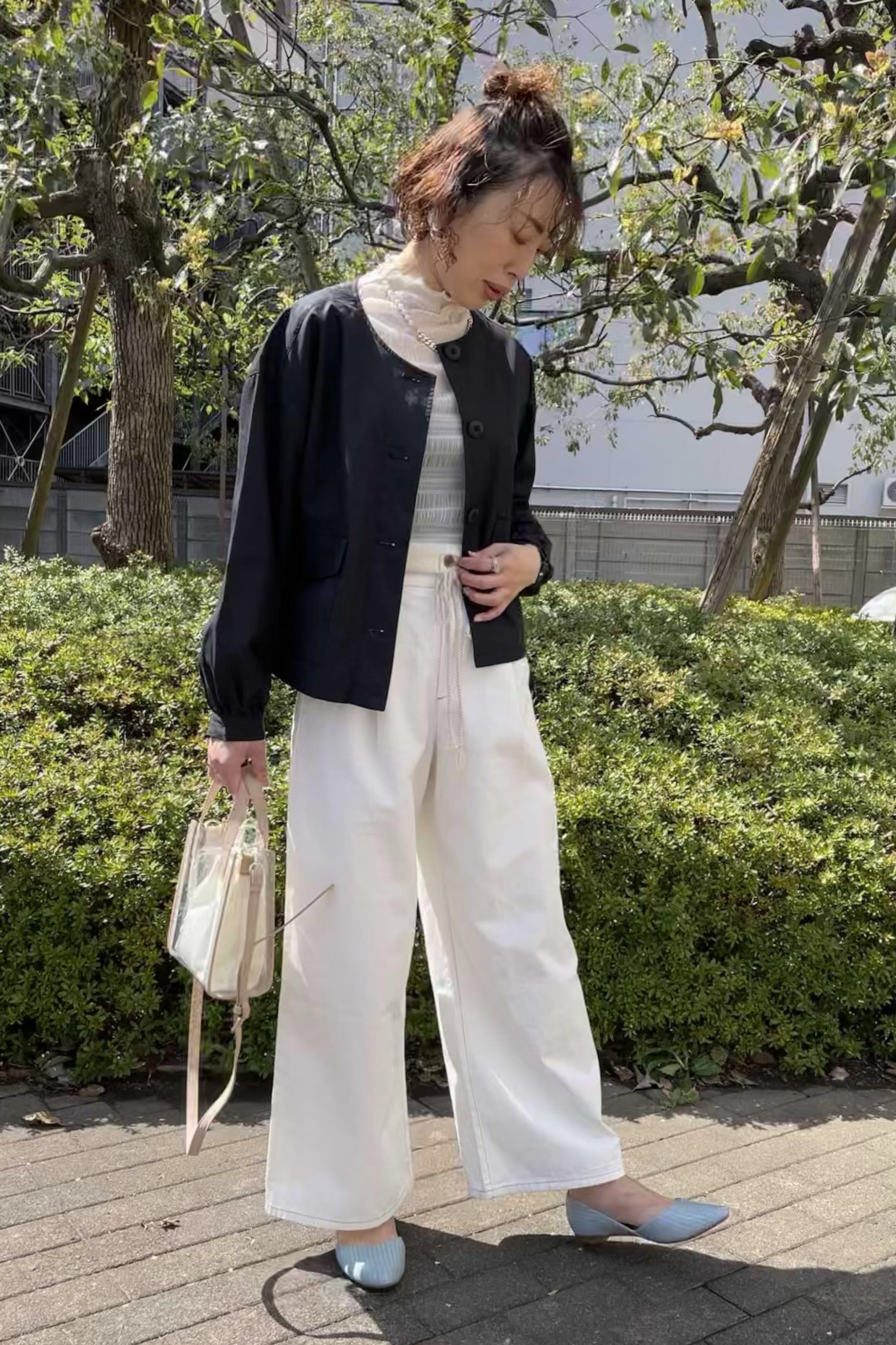シアーハイネックt 長袖 とクロップドミリタリージャケットのコーデ Gu公式 Styling Book