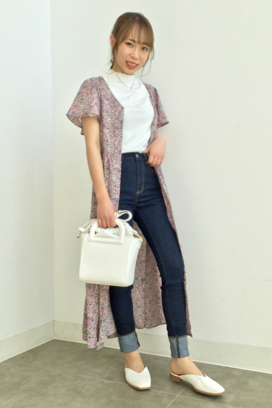 フラワープリントレースアップワンピース」のレディースの