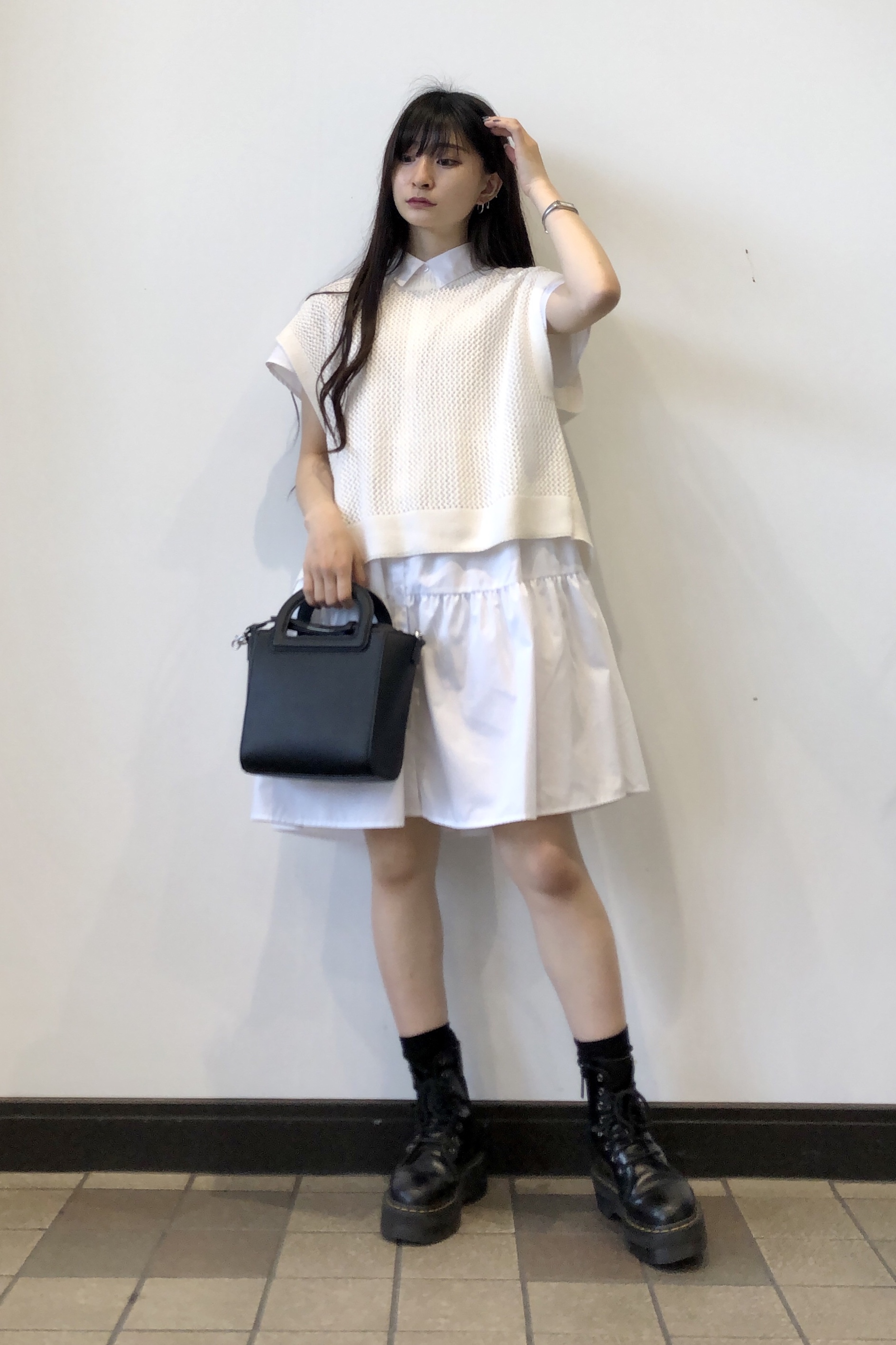 ティアードミニシャツワンピース 半袖 とメッシュバックリボンセーター 半袖 Qのコーデ Gu公式 Styling Book