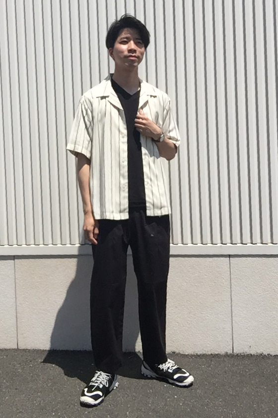 オープンカラーシャツ 5分袖 ストライプ とカーブvネックt 半袖 Clのコーデ Gu公式 Styling Book