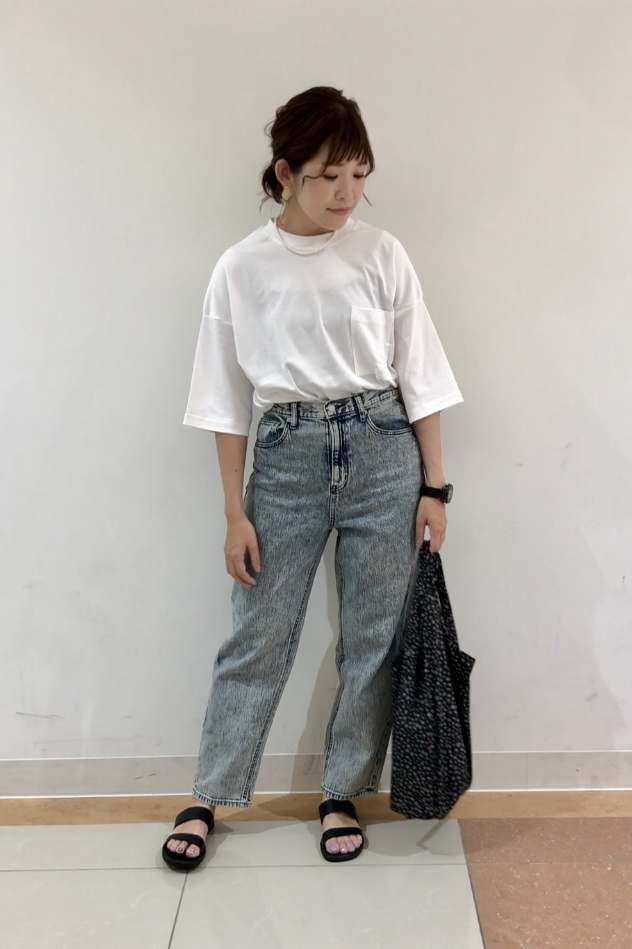 ルーズフィットt 5分袖 とハイウエストマムジーンズのコーデ Gu公式 Styling Book