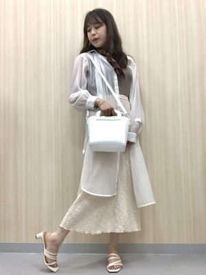 GU公式 | ランダムシャーリングフレアスカート