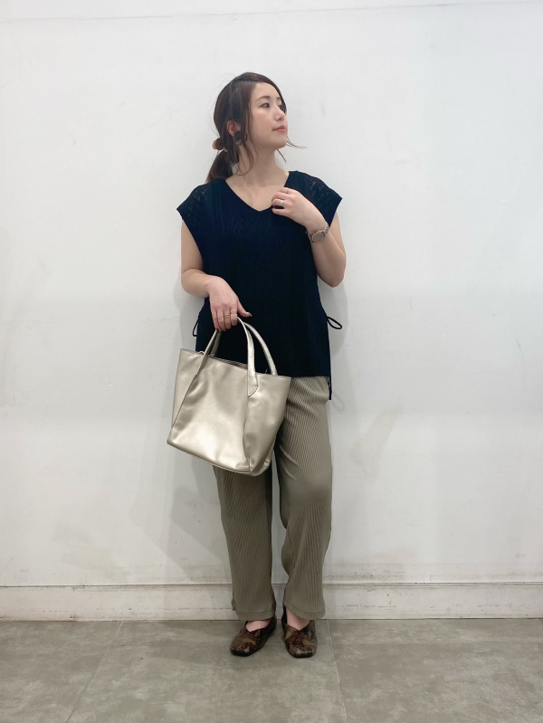 追跡【Ganni】リラックスフィット プリーツパンツとトップス リラックスフィットプリーツパンツ - ブラック | ZARA Japan / 日本