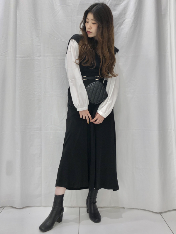 ❤️あんどぅ美品プロフ様 ❤️ GU公式 | カットソーシャイニーフレアロングスカート