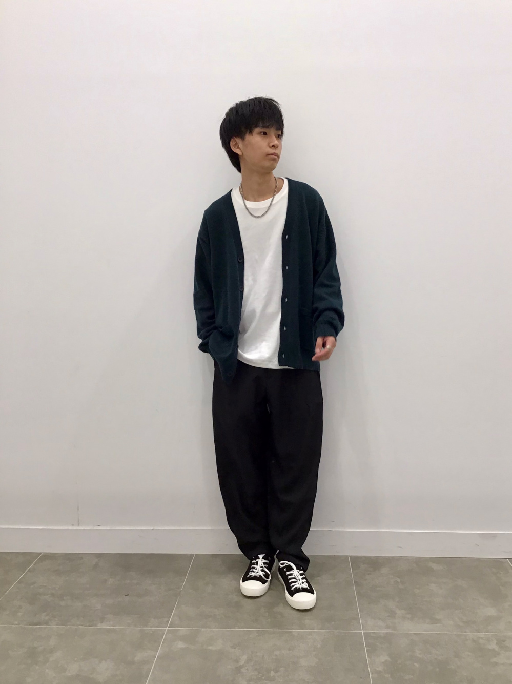 クリーンキャンバススニーカー」の着用コーディネート| ジーユー