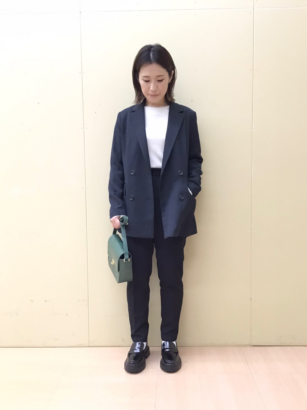 ダブルブレストテーラードジャケット(セットアップ可能)、カラータイツ