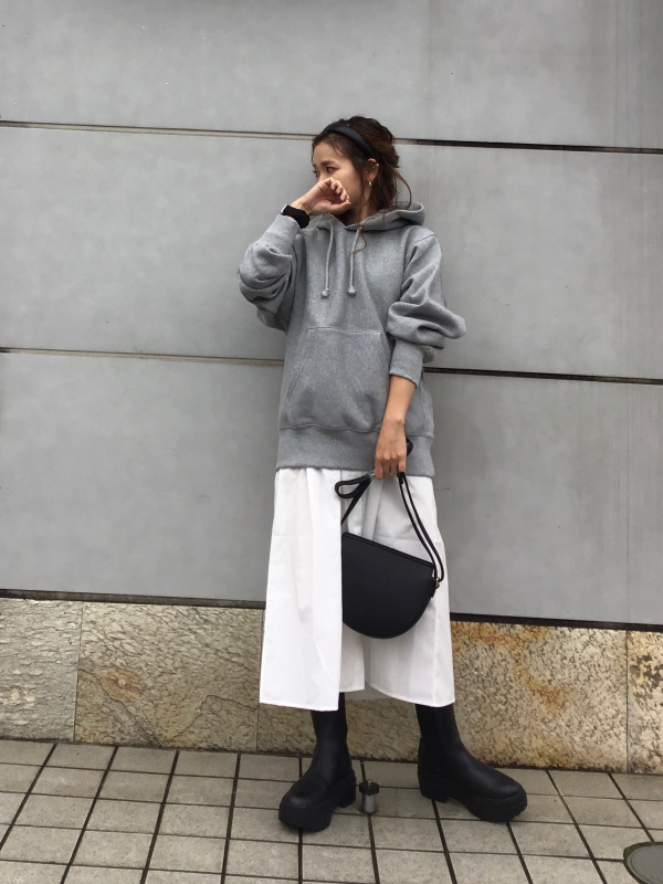 チャンキーニットシャツコンビネーションワンピース」の