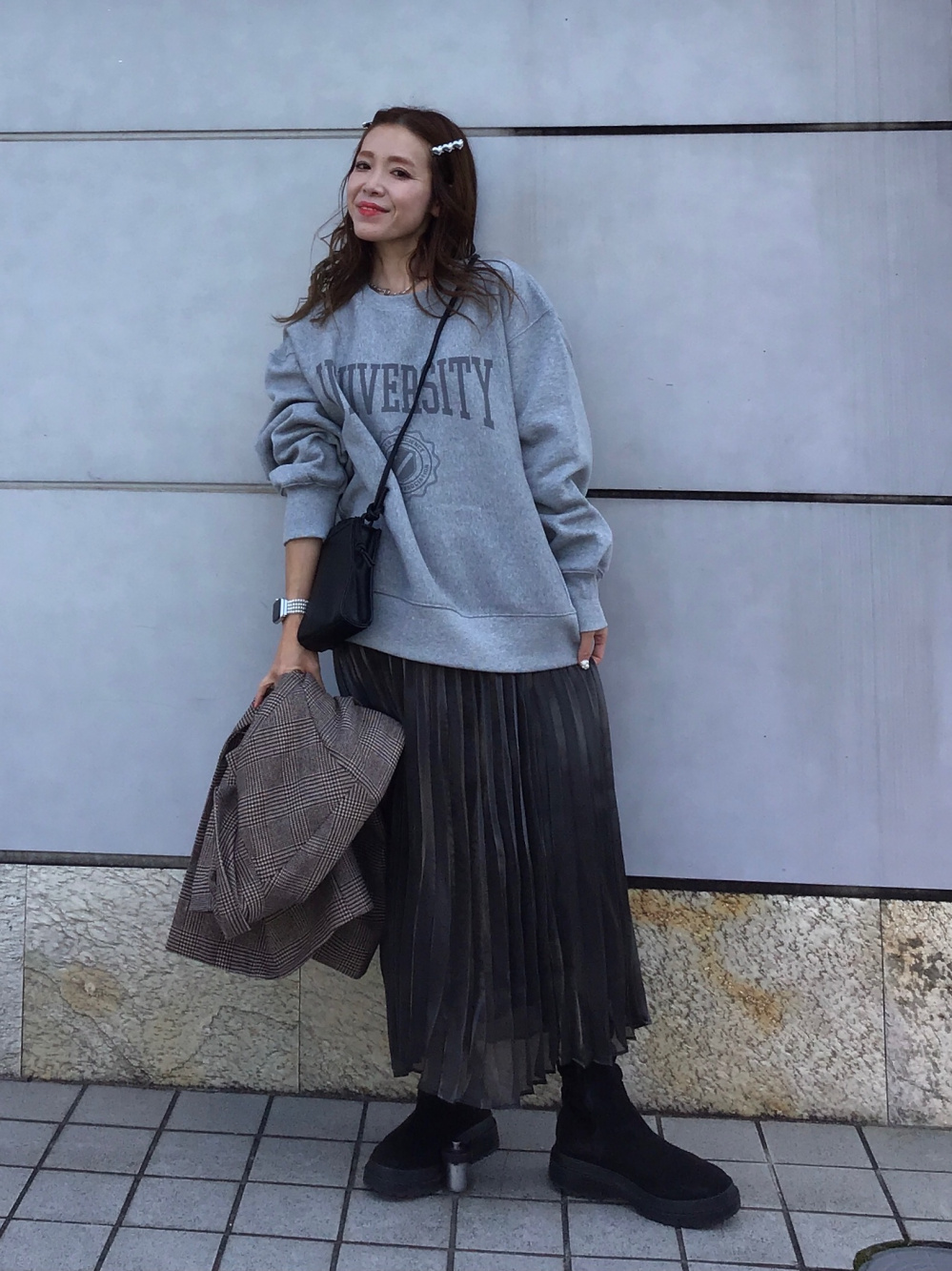 オーバーサイズダブルブレストジャケット(チェック)」の着用