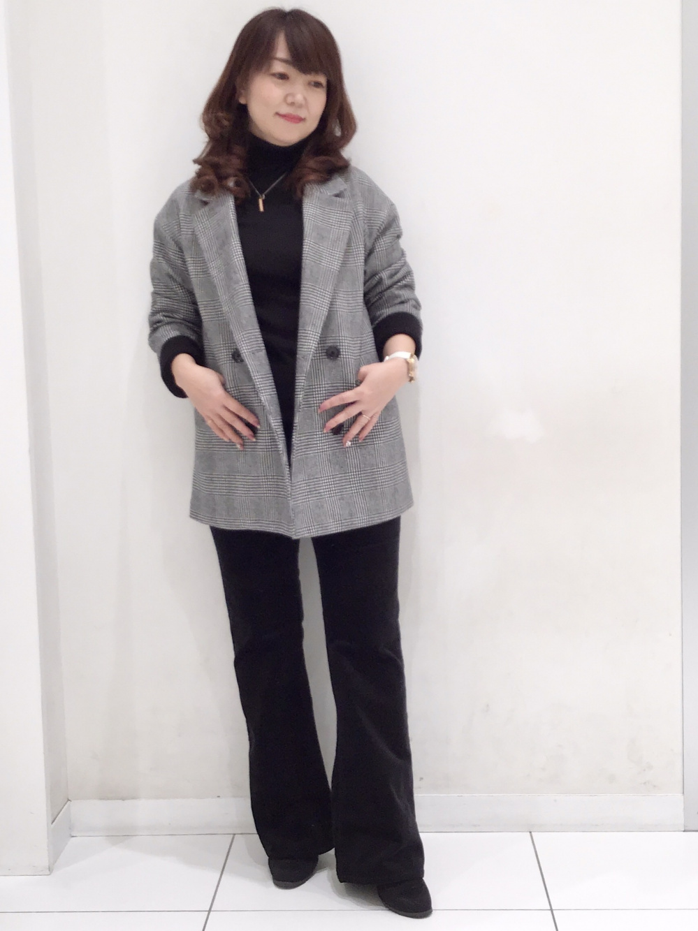 オーバーサイズダブルブレストジャケット(チェック)」の着用