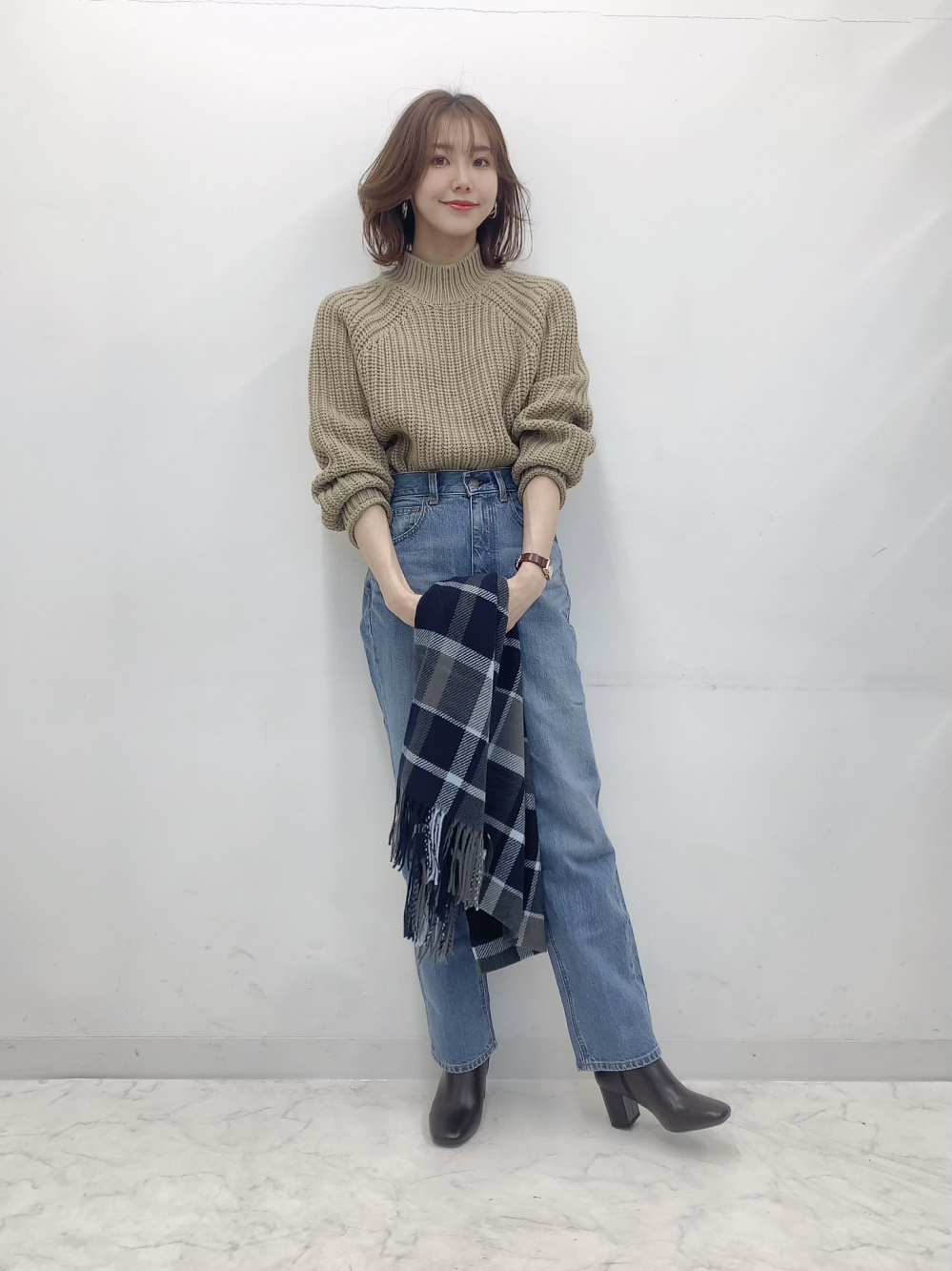 チャンキーニットハイネックセーター(長袖)、ハイウエストストレート