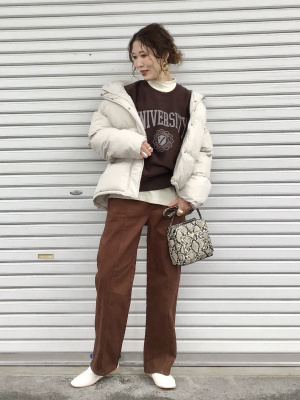 はる GU公式 | フロントボタンカラーストレートパンツQ