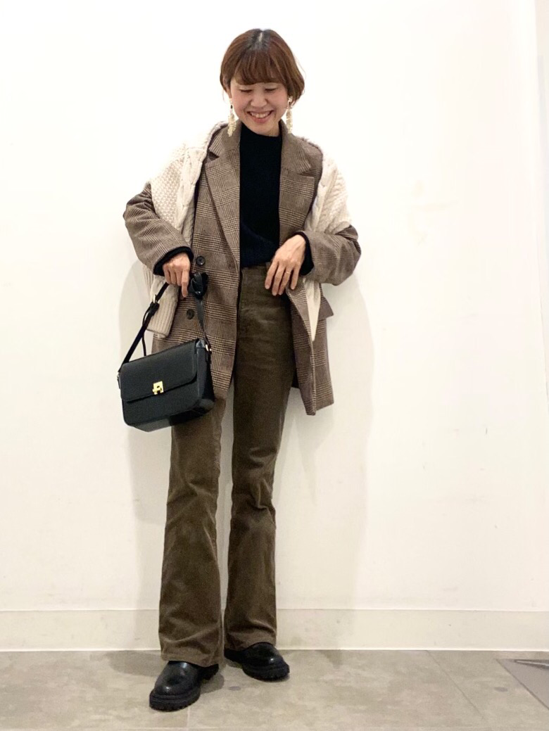 オーバーサイズダブルブレストジャケット(チェック)」の着用