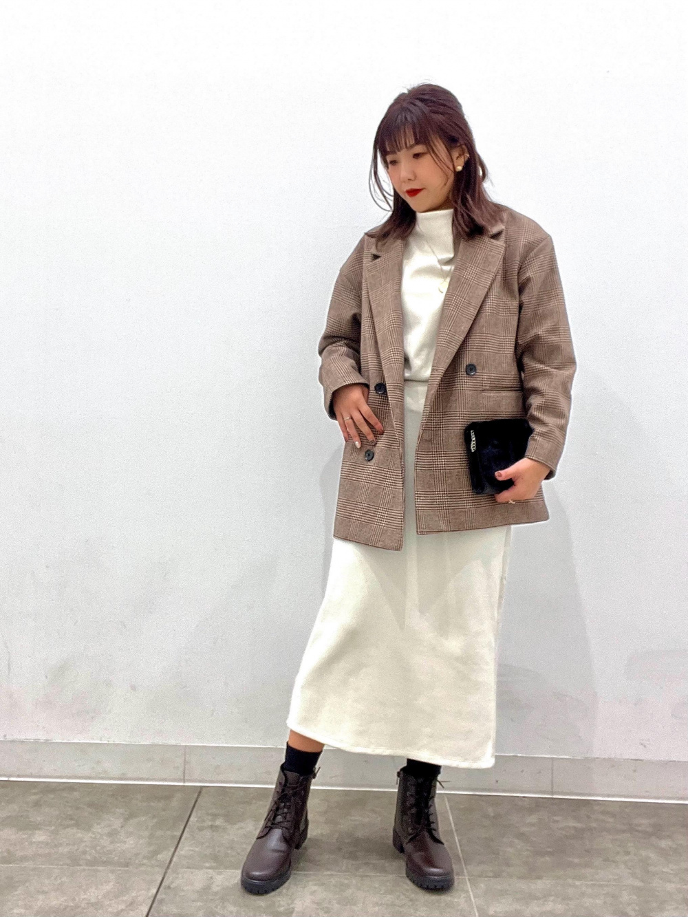 オーバーサイズダブルブレストジャケット(チェック)」の着用