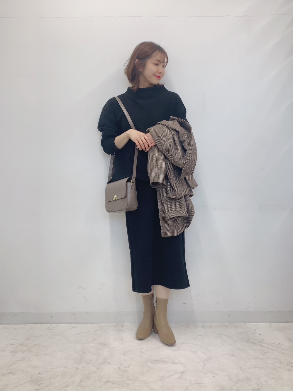 オーバーサイズダブルブレストジャケット(チェック)」の着用