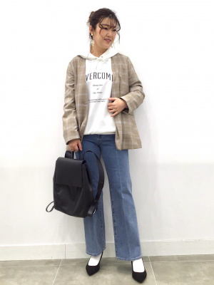 GU公式 | センタープレスセミフレアジーンズRS+E