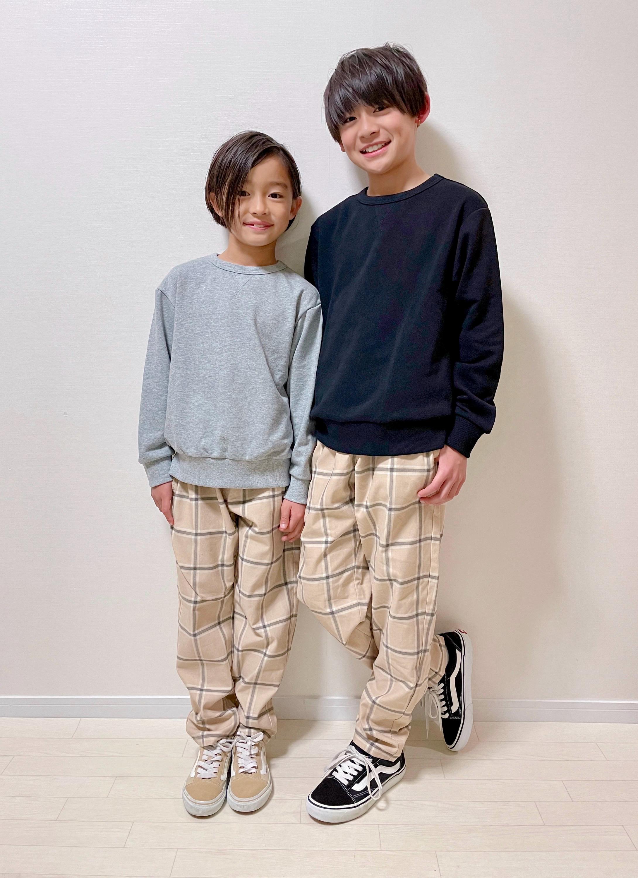 Kids 男女兼用 クルーネックスウェットプルオーバー 長袖 とkids 男女兼用 チェックイージーパンツのコーデ Gu公式 Styling Book
