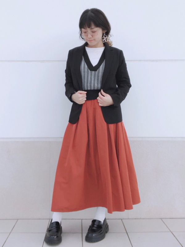 テーラードジャケットZ(セットアップ可能)（レディース）の着用