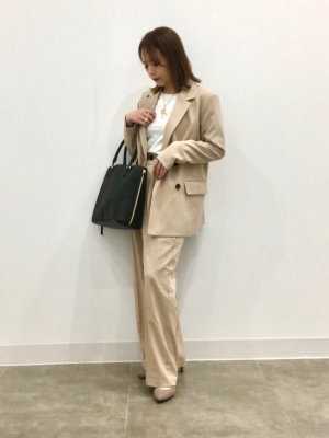 GU公式 | タックセミワイドパンツ(セットアップ可能)