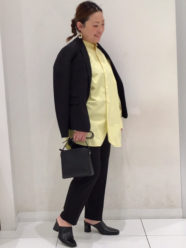 テーラードジャケットZ(セットアップ可能)（レディース）の着用