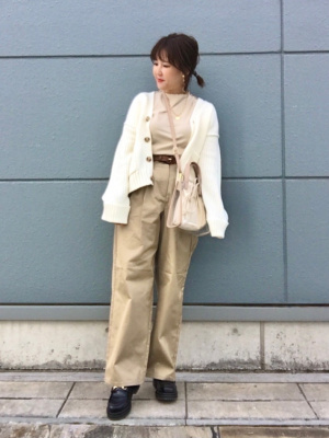 GU公式 | チノタックストレートパンツ
