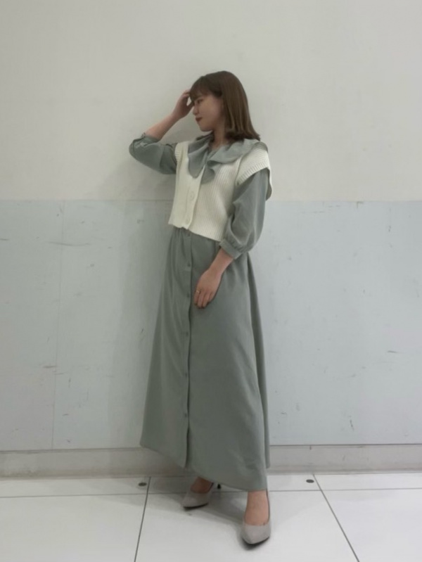 ラッフルフロントボタンワンピース(7分袖)（レディース）の着用