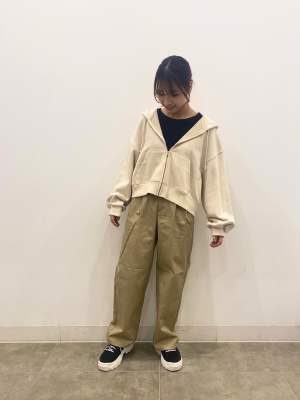 うのにもお得な情報満載！ GU公式 チノタックストレートパンツ | パンツ