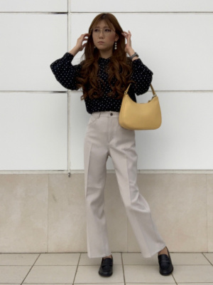 【未使用品】Surverys GU公式 | センタープレスカラーストレートパンツ