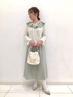 Tページ　1b4 GU公式 | ラッフルフロントボタンワンピース(7分袖)