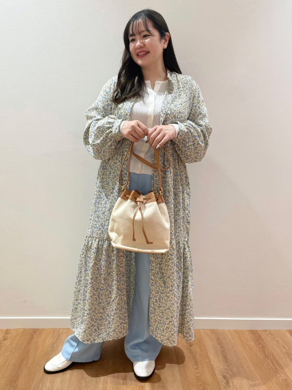 フラワープリントティアードシャツワンピース(長袖)（レディース）の