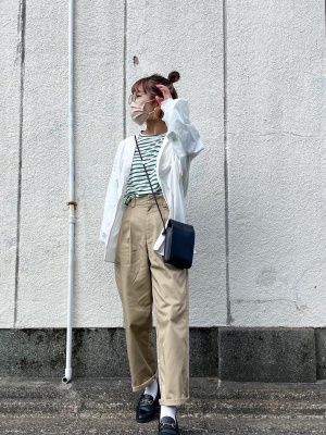 GU チノパン　パンツ　ストレートパンツ GU - チノストレートパンツの通販 by ka shop｜ジーユーならラクマ