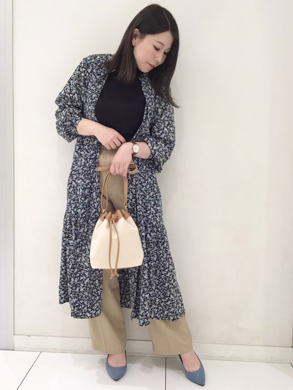 フラワープリントティアードシャツワンピース(長袖)（レディース