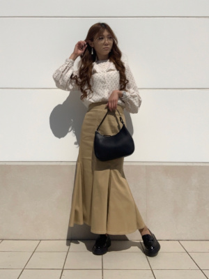 GU公式 | ステッチマーメイドロングスカートQ