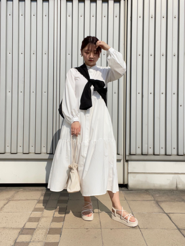 ティアードシャツワンピース(長袖)（レディース）の着用コーディネート