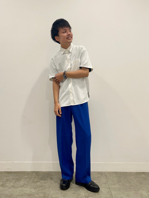 オープンカラーシャツ(長袖)(セットアップ可能)、カラースラックス(丈