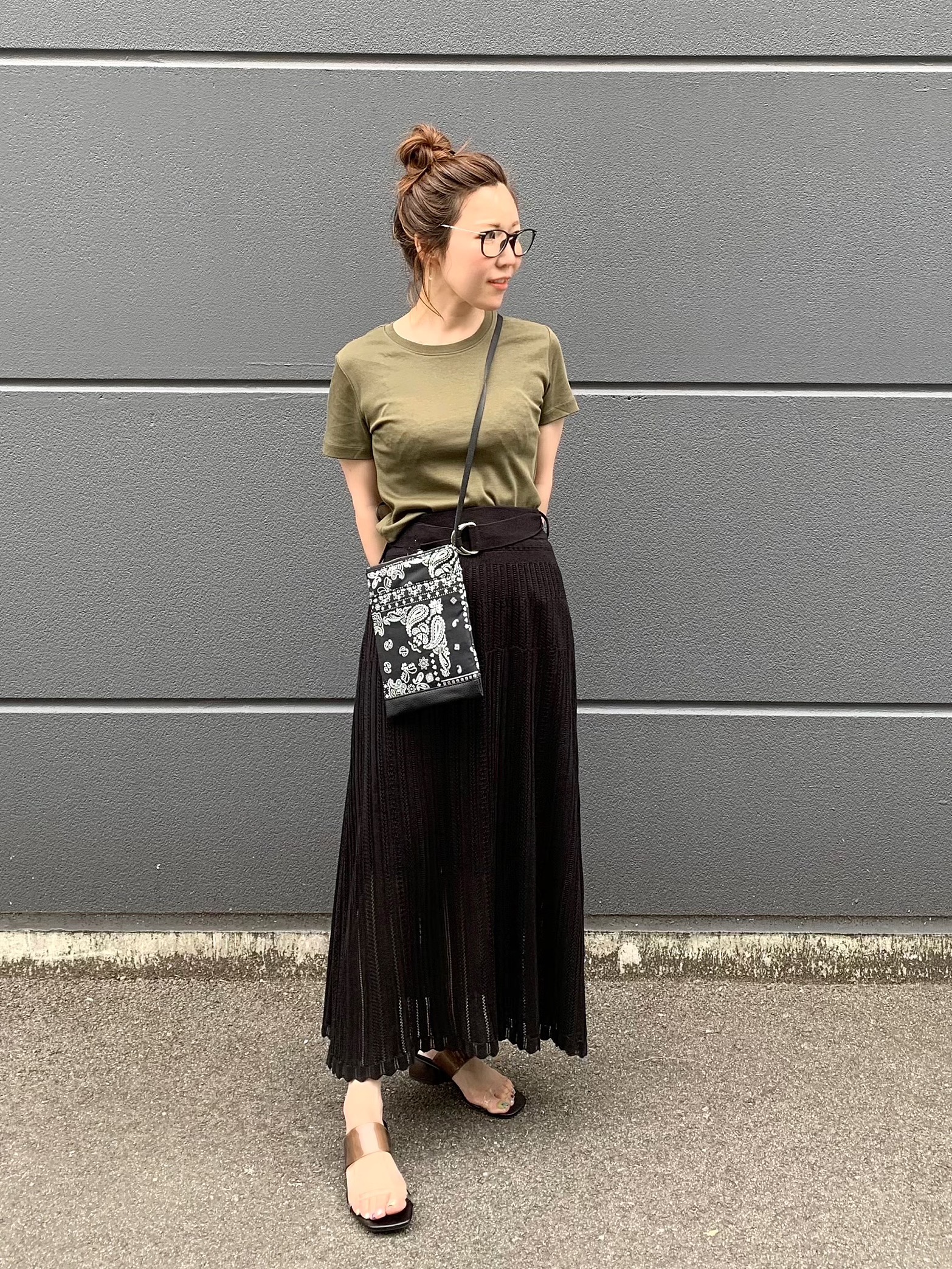 コットンミニt 半袖 丈短め43 5cm 50cm とレーシーベルテッドニットスカートzのコーデ Gu公式 Styling Book